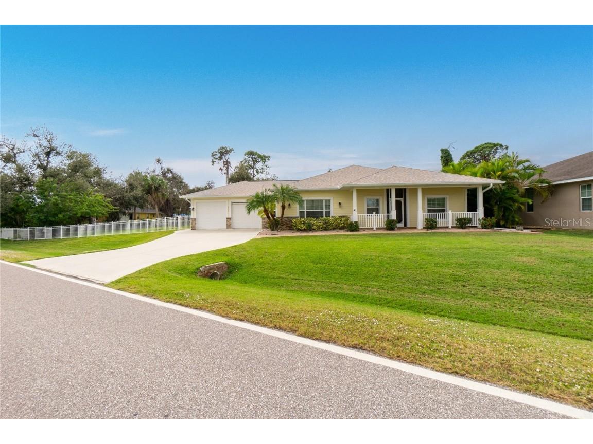 2723 Auburn Boulevard Port Charlotte FL 33948 C7483876 image1