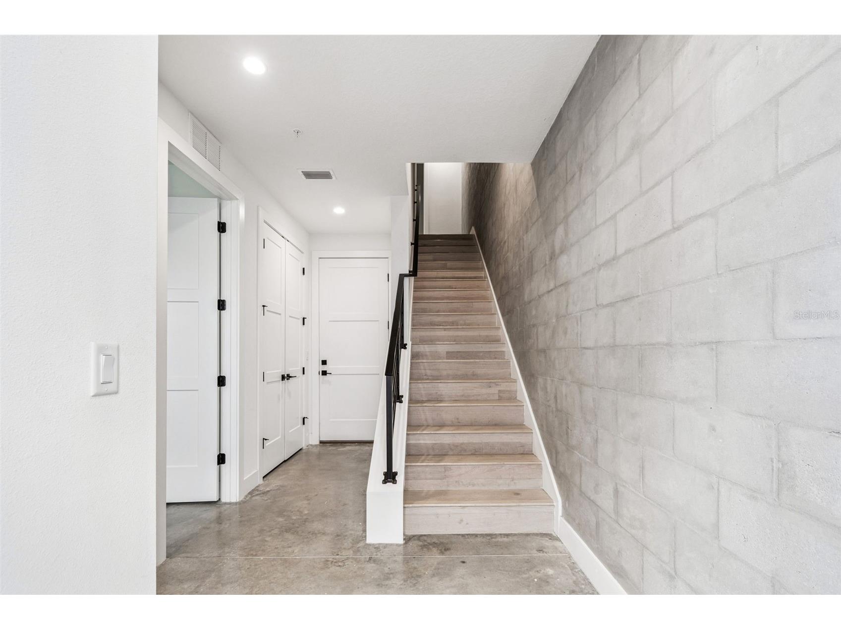 2724 5th Avenue S Saint Petersburg FL 33712 TB8494362 image3