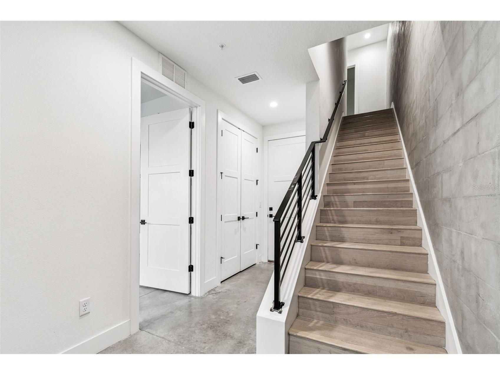 2724 5th Avenue S Saint Petersburg FL 33712 TB8494362 image4