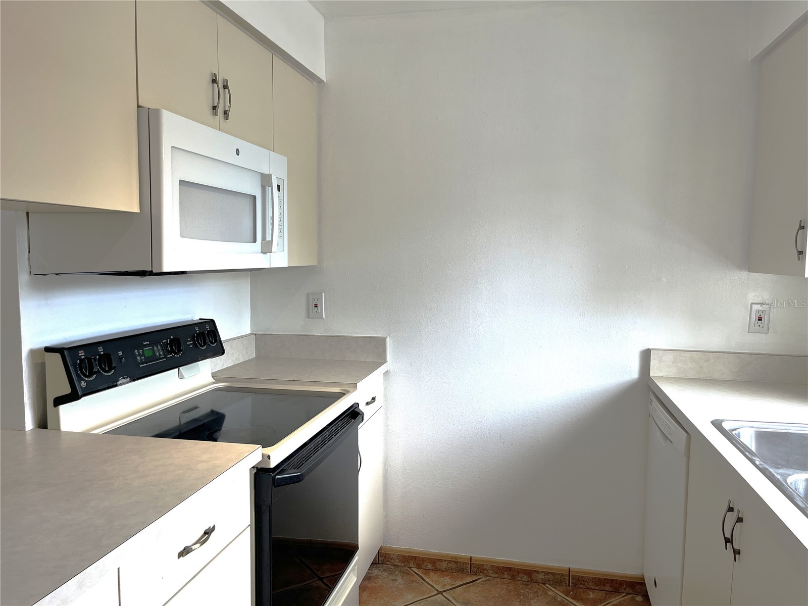 2724 Hidden Lake Boulevard #A Sarasota FL 34237 C7524602 image10