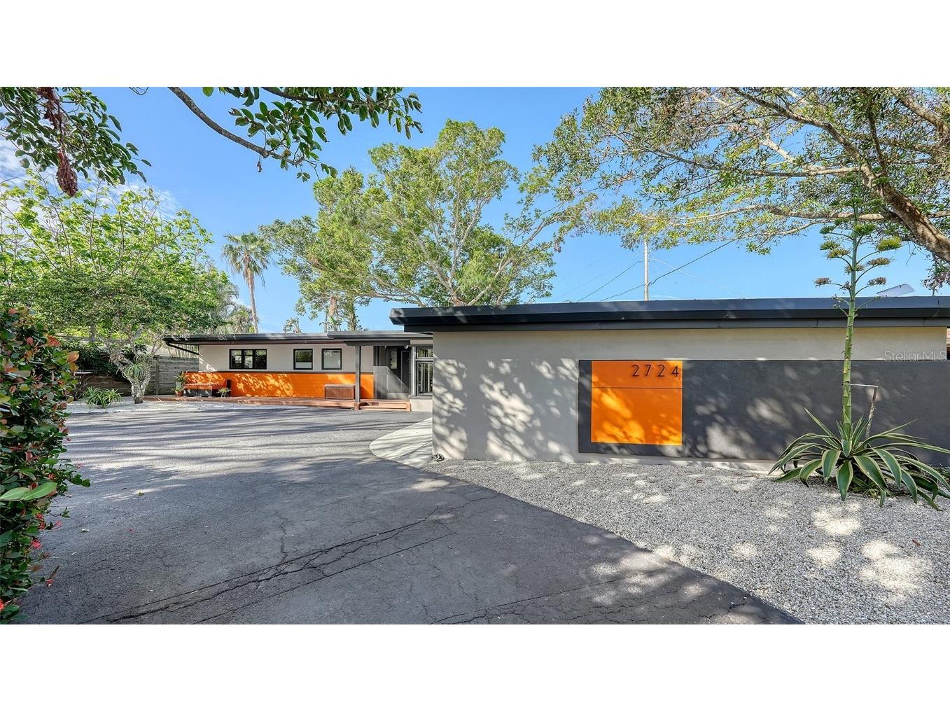 2724 S East Avenue Sarasota FL 34239 A4629849 image1