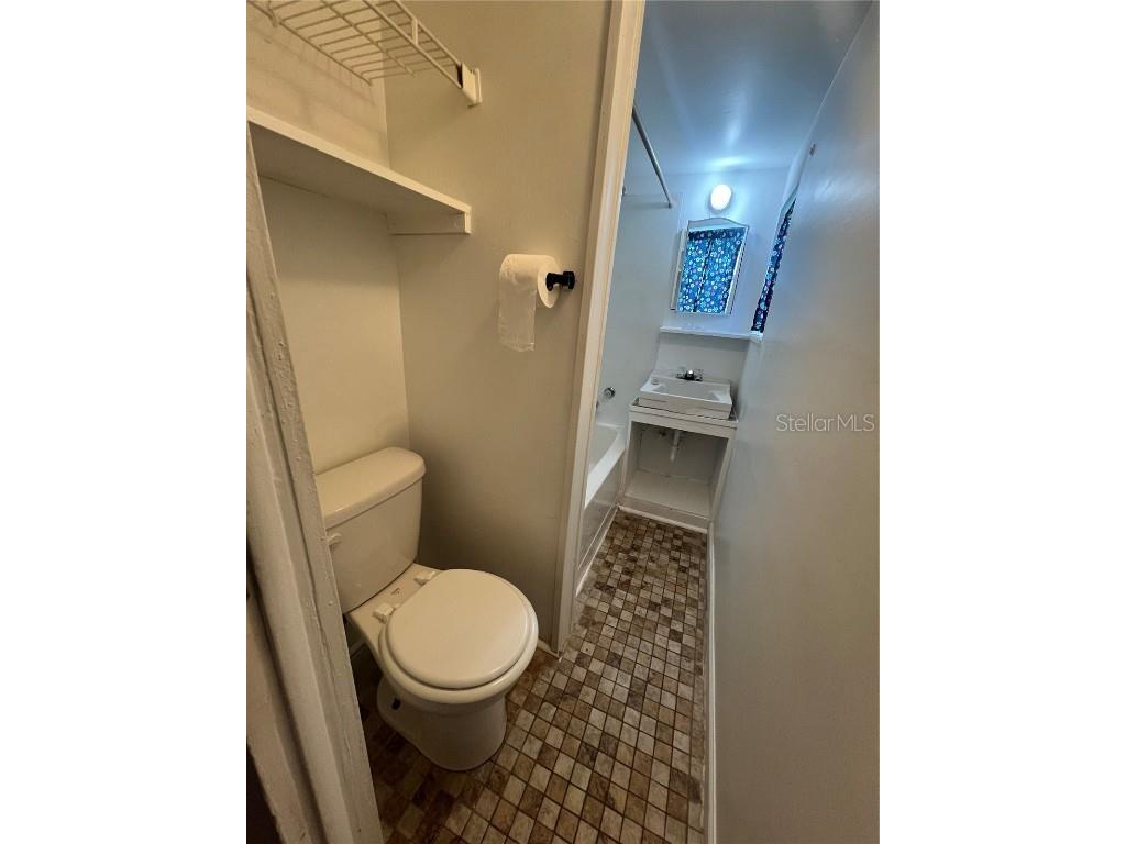 2725 53rd Avenue N Saint Petersburg FL 33714 TB8444058 image3