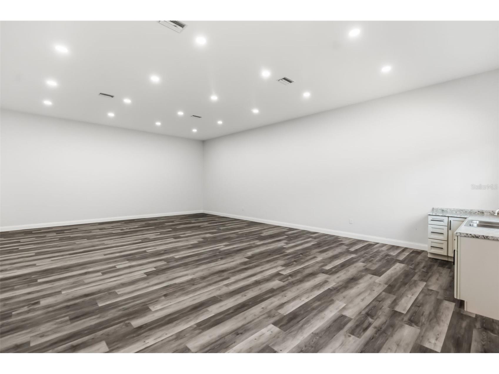 2726 6th Avenue W Bradenton FL 34205 O6399278 image32