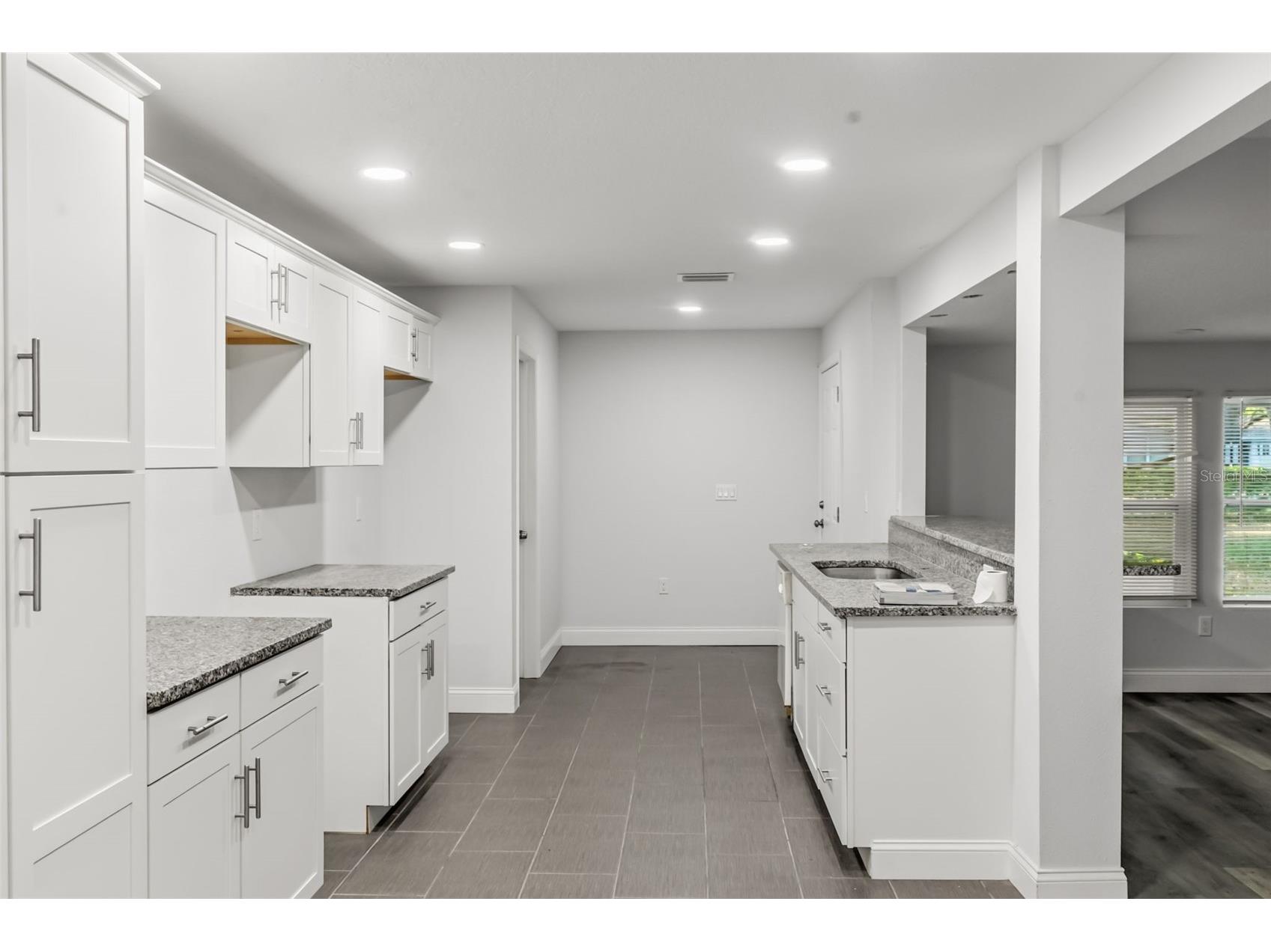 2726 6th Avenue W Bradenton FL 34205 O6399278 image9