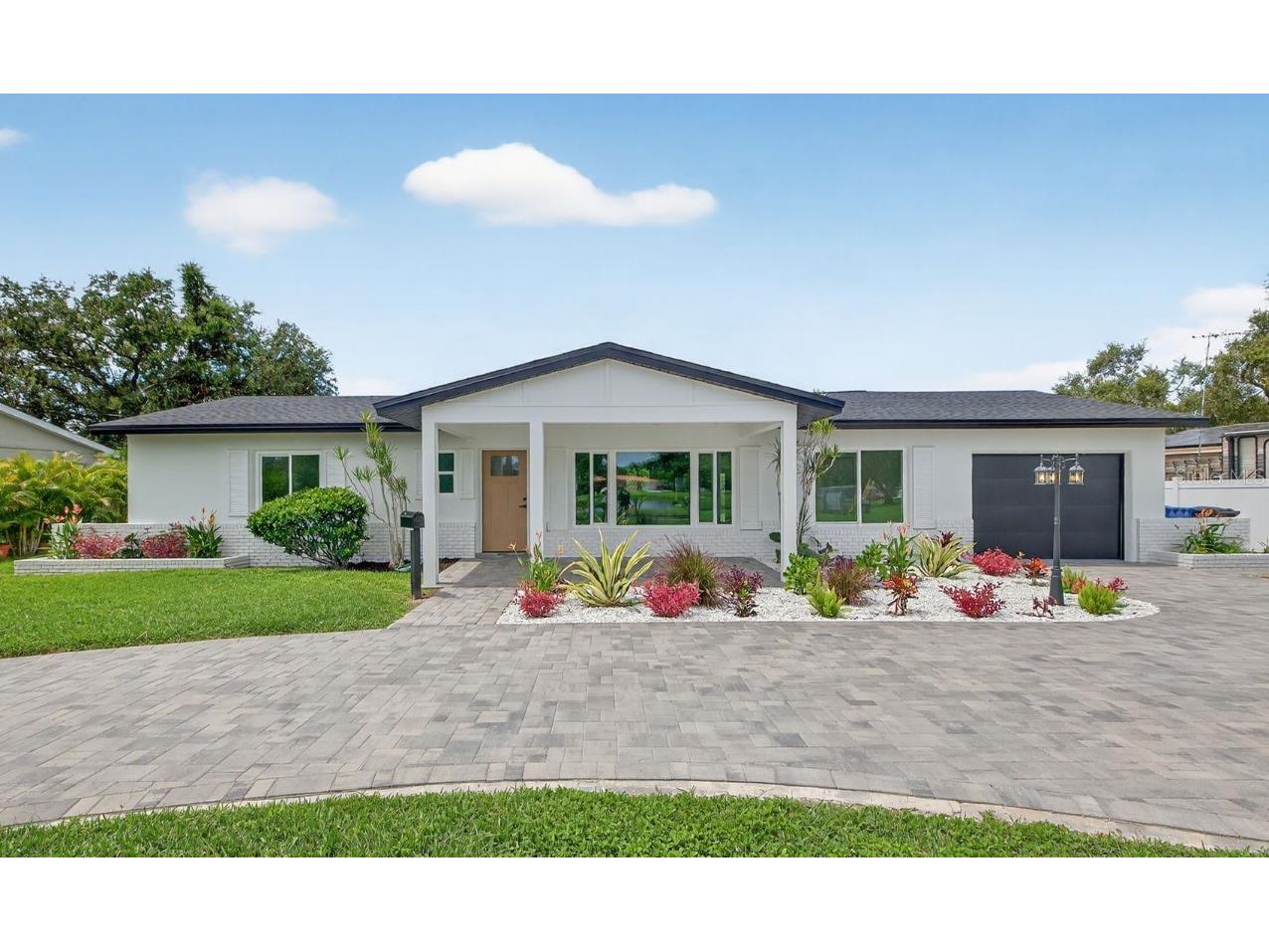 2726 Leslee Lake Drive N Saint Petersburg FL 33713 - LESLEE LAKE TB8428507 image1