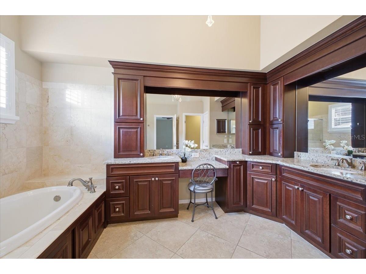 2726 Valencia Grove Drive Valrico FL 33596 TB8510957 image18