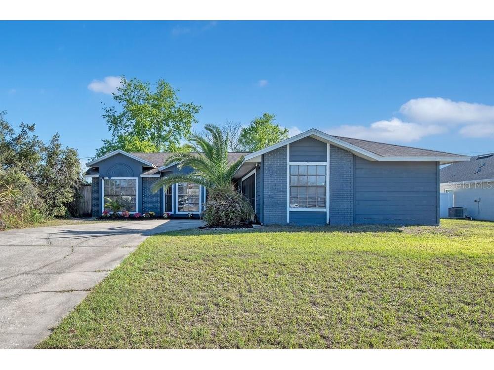 2727 Gramercy Drive Deltona FL 32738 V4948026 image1