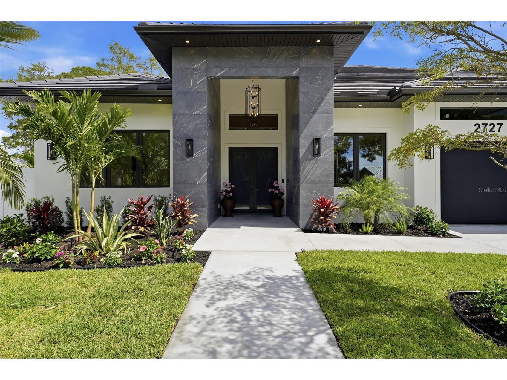 2727 Waldemere Street Sarasota FL 34239 A4692394 image1