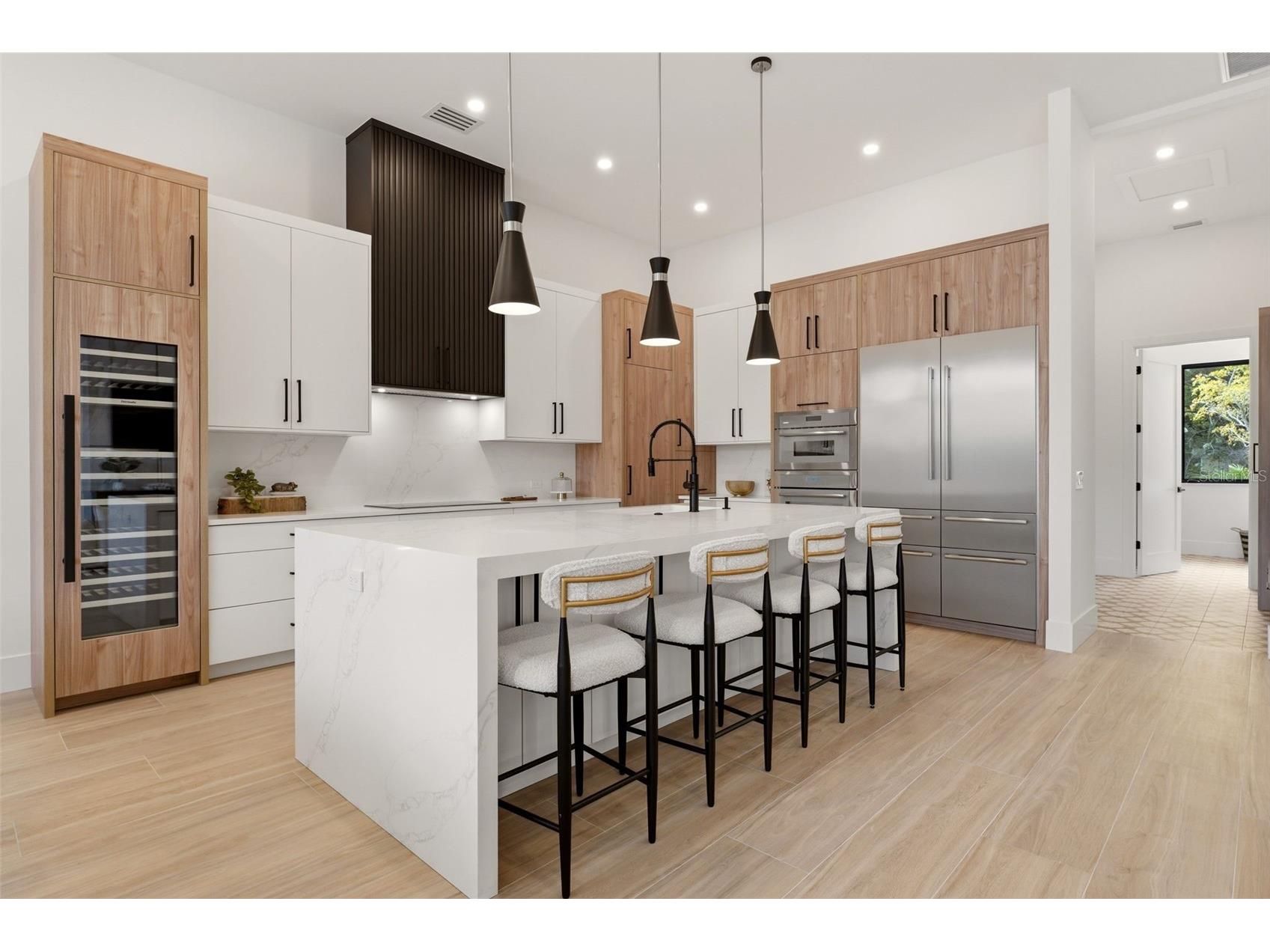 2727 Waldemere Street Sarasota FL 34239 A4692394 image10