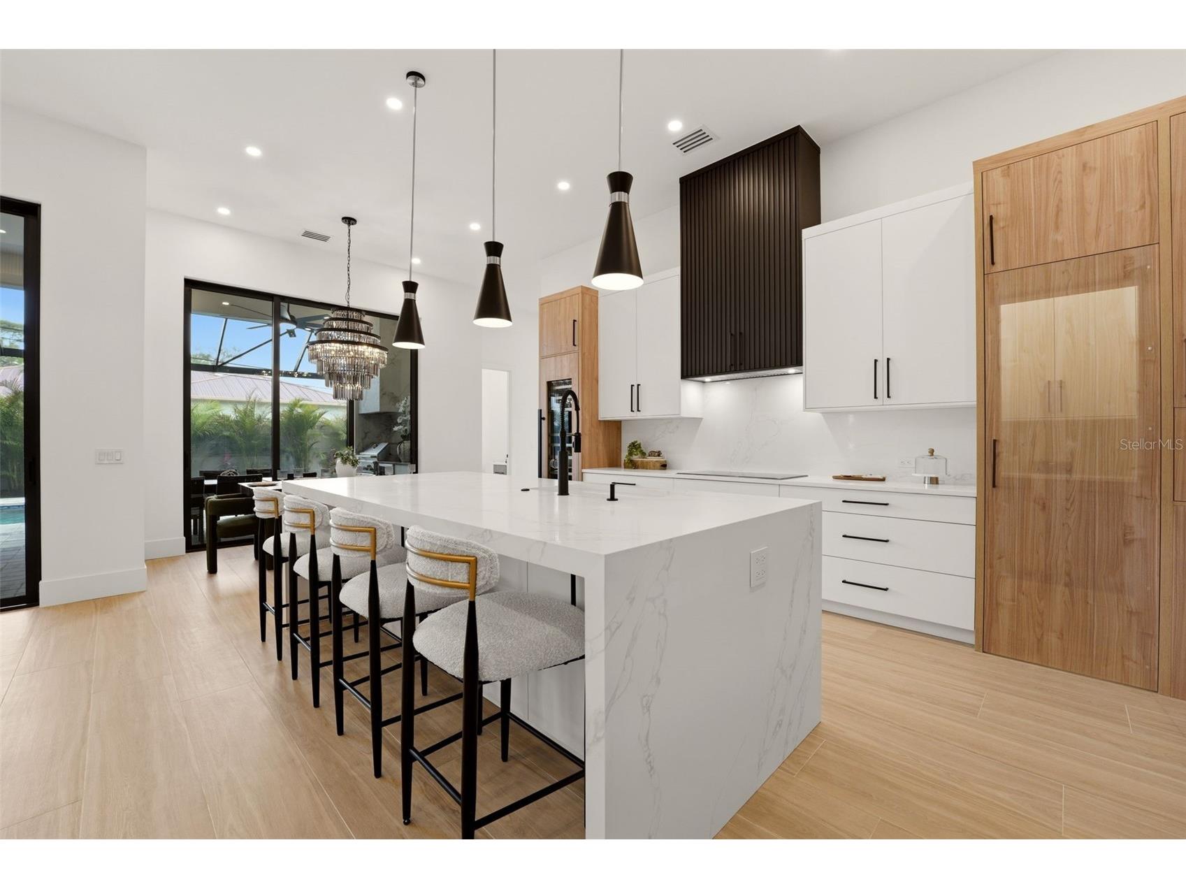 2727 Waldemere Street Sarasota FL 34239 A4692394 image11
