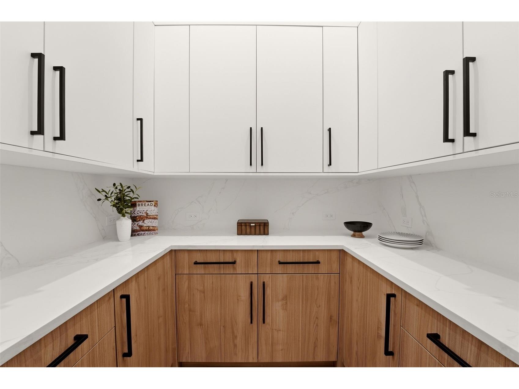 2727 Waldemere Street Sarasota FL 34239 A4692394 image14