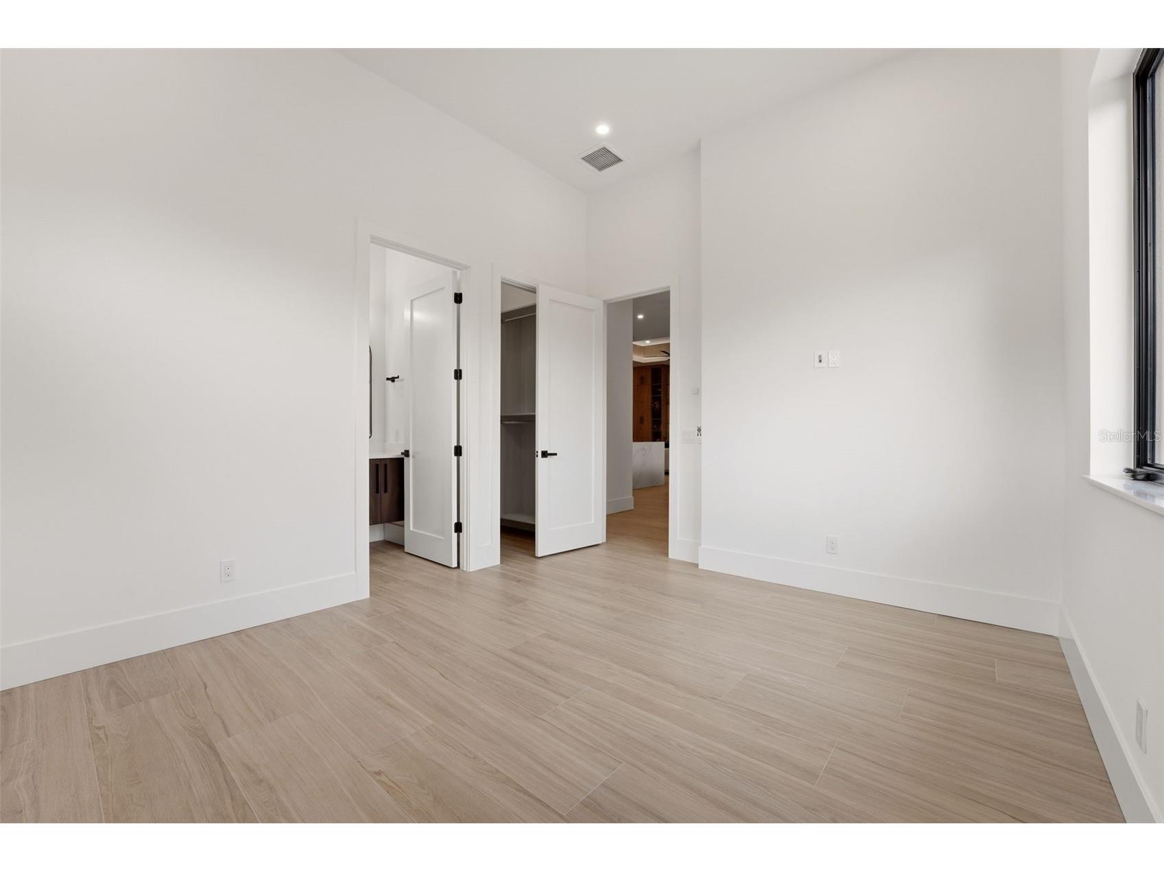 2727 Waldemere Street Sarasota FL 34239 A4692394 image23