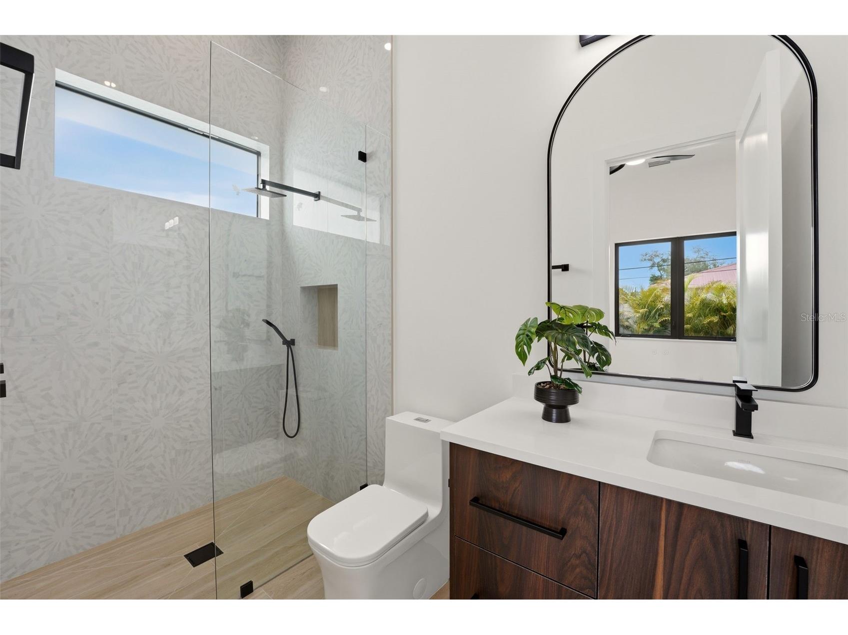 2727 Waldemere Street Sarasota FL 34239 A4692394 image24