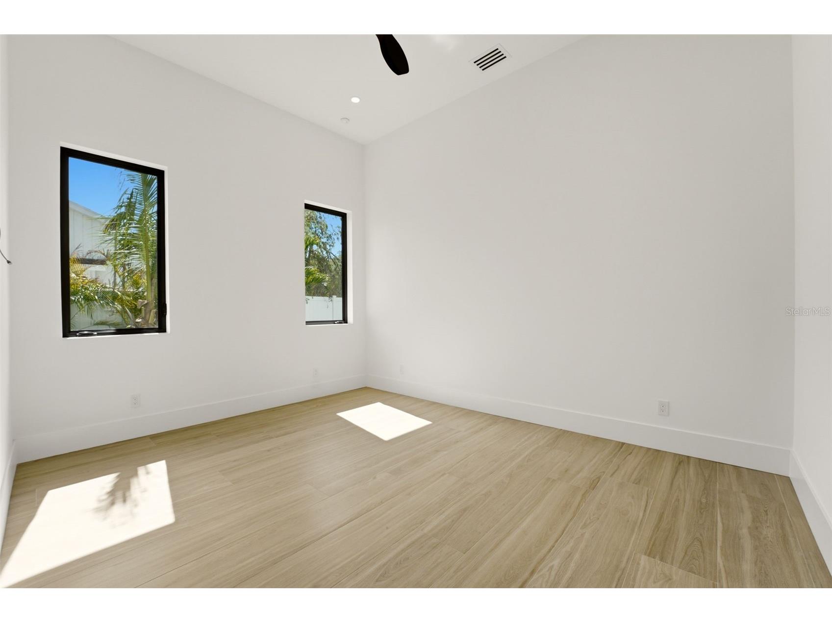 2727 Waldemere Street Sarasota FL 34239 A4692394 image25