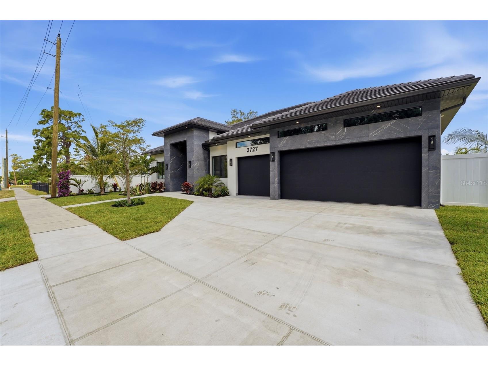 2727 Waldemere Street Sarasota FL 34239 A4692394 image3