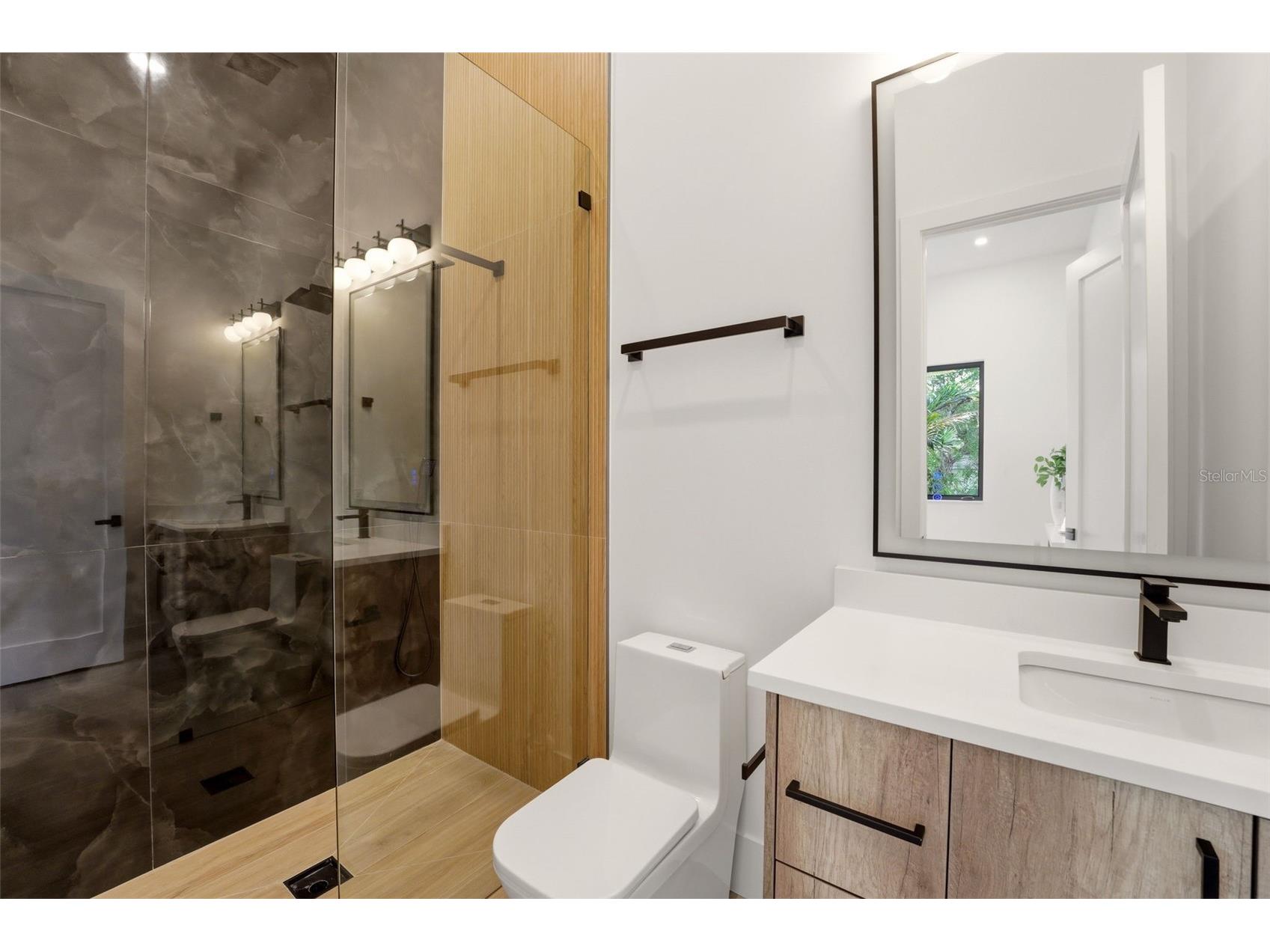 2727 Waldemere Street Sarasota FL 34239 A4692394 image30