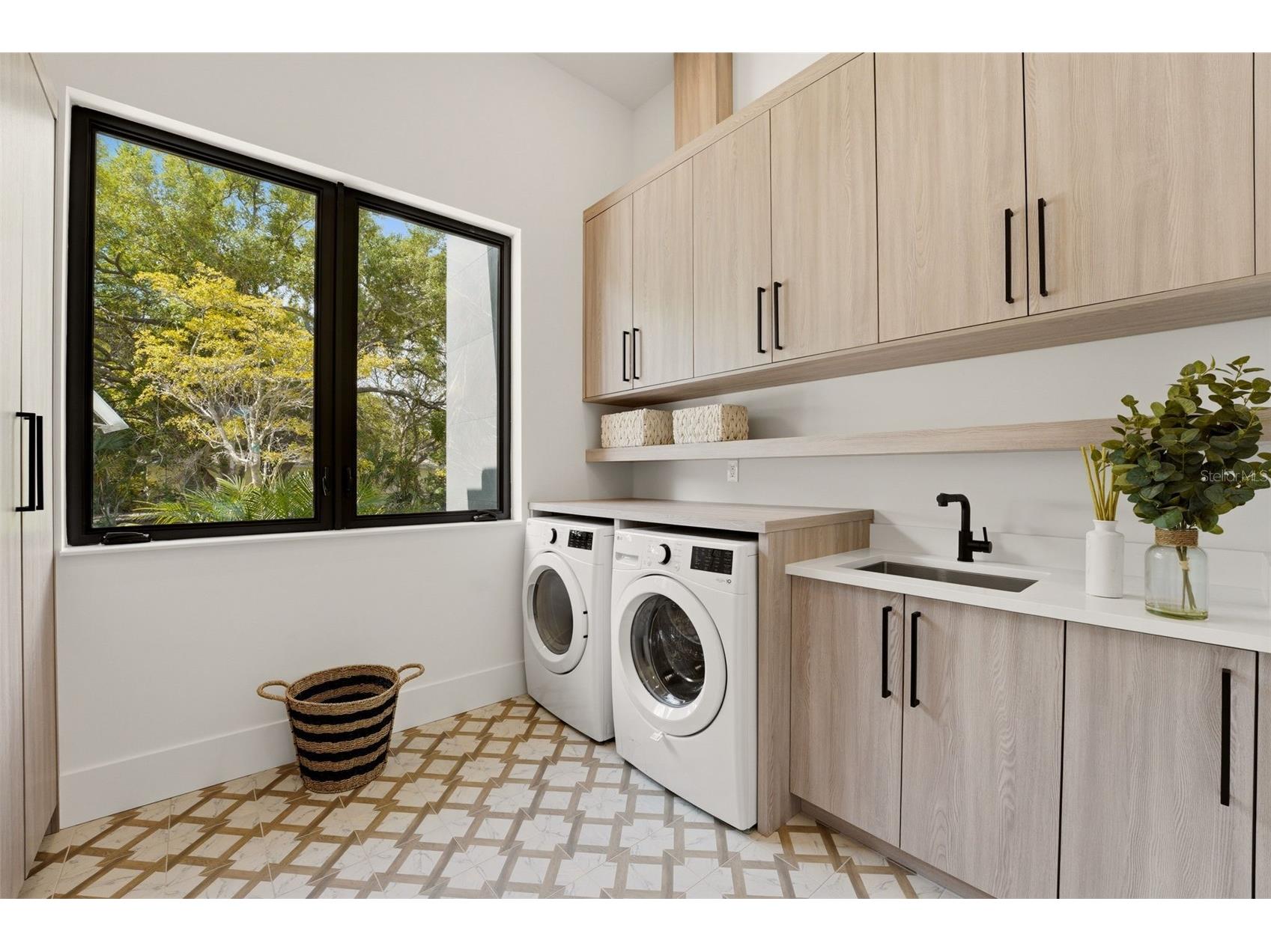 2727 Waldemere Street Sarasota FL 34239 A4692394 image33
