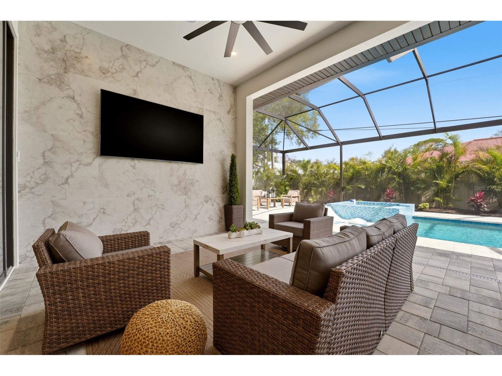 2727 Waldemere Street Sarasota FL 34239 A4692394 image35