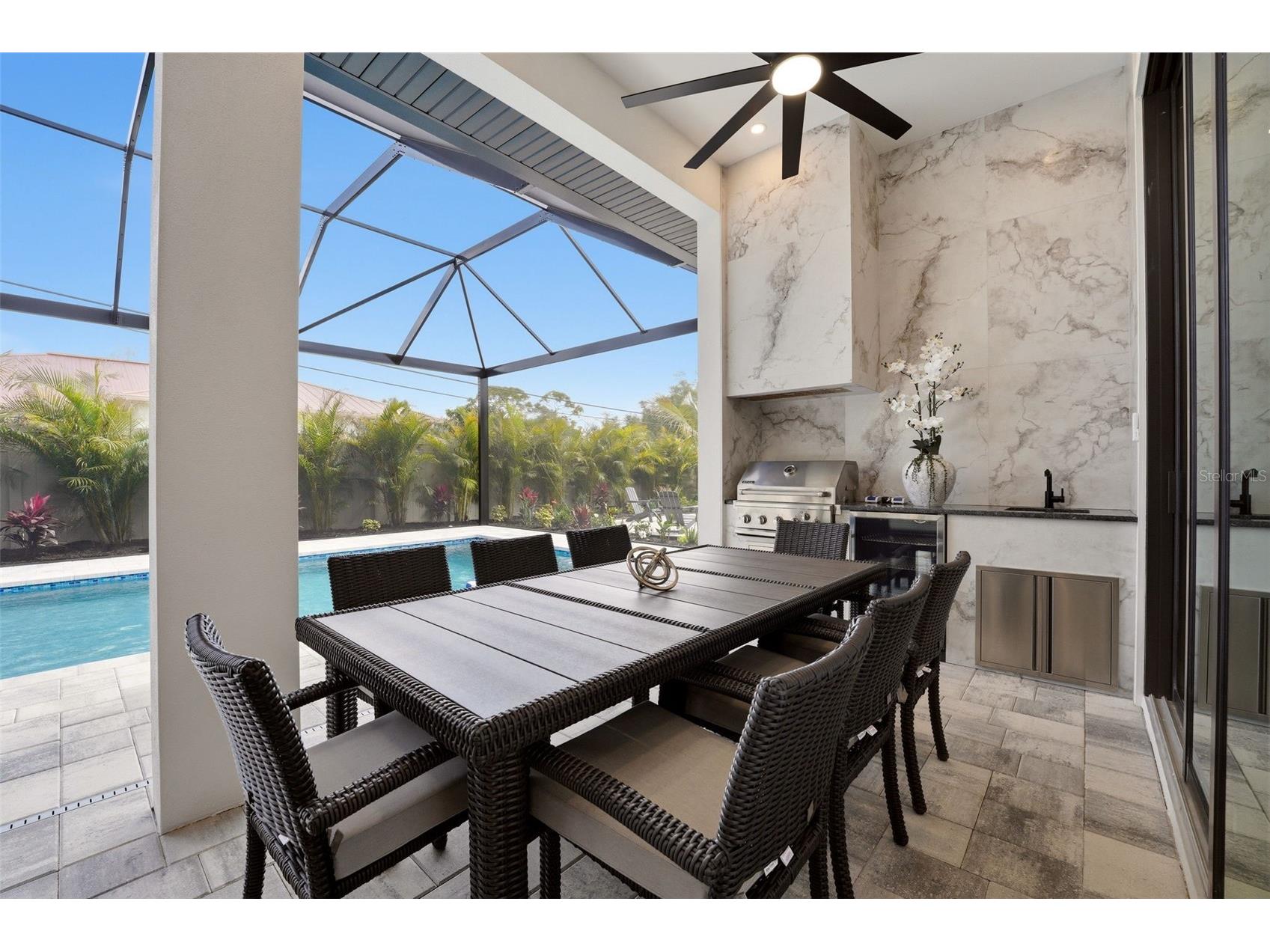 2727 Waldemere Street Sarasota FL 34239 A4692394 image38