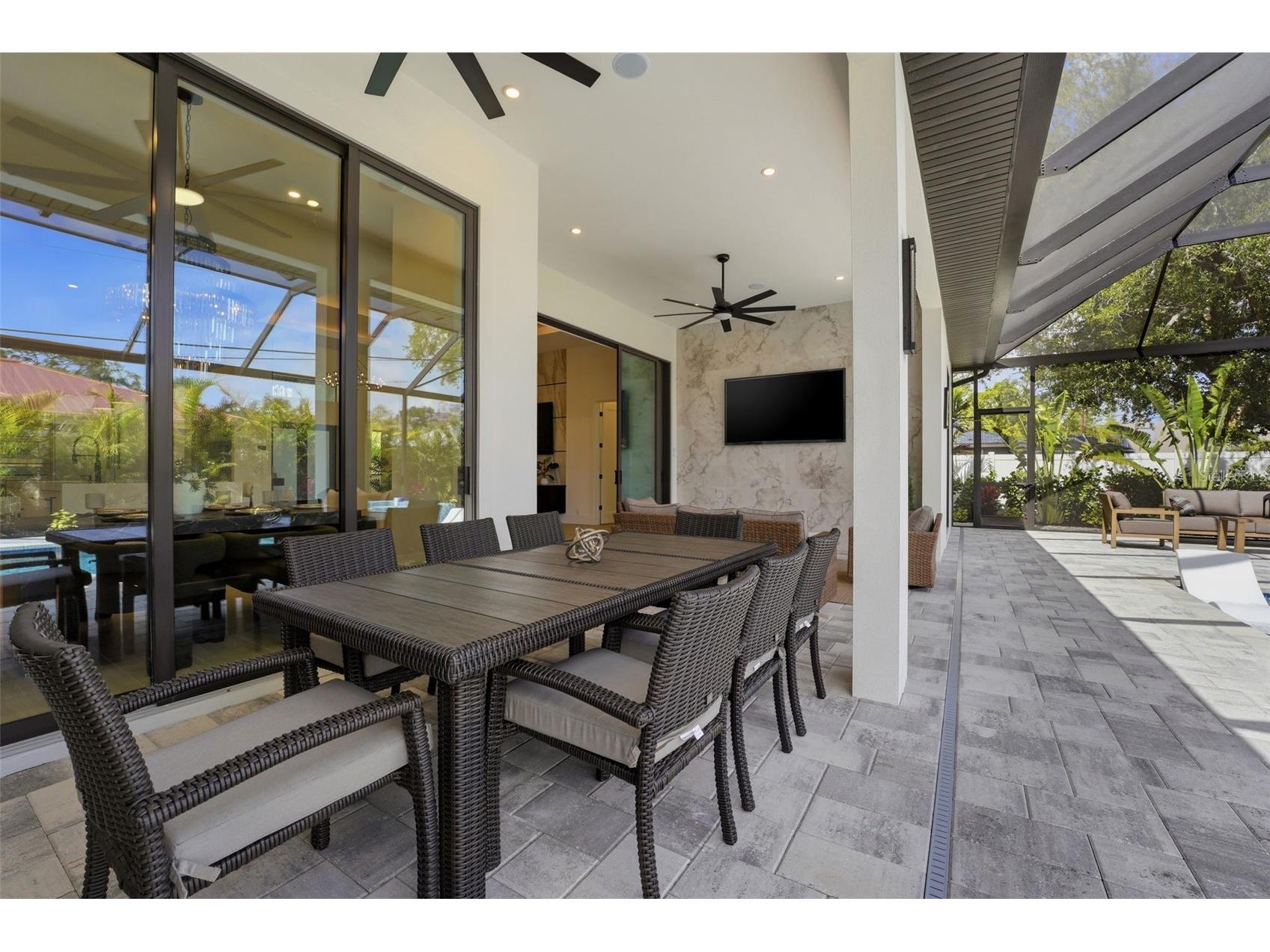 2727 Waldemere Street Sarasota FL 34239 A4692394 image39