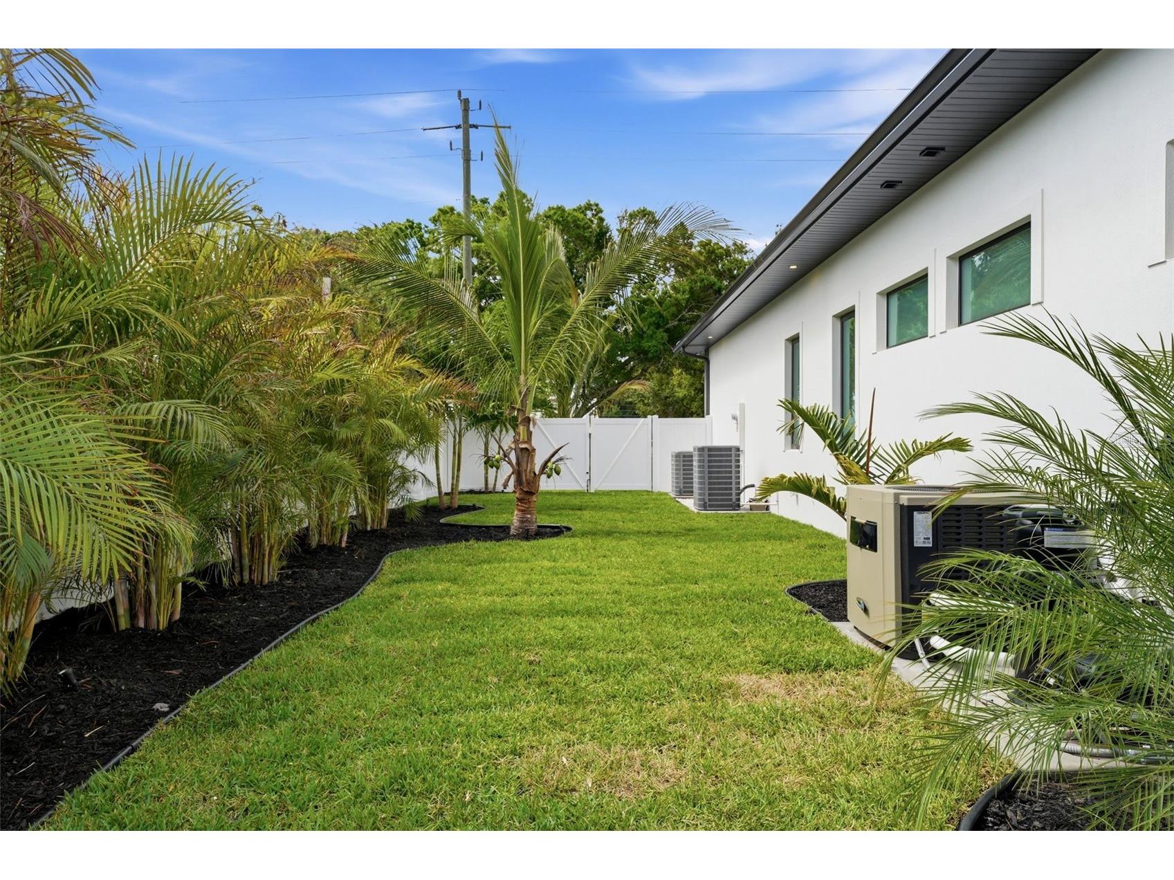 2727 Waldemere Street Sarasota FL 34239 A4692394 image47