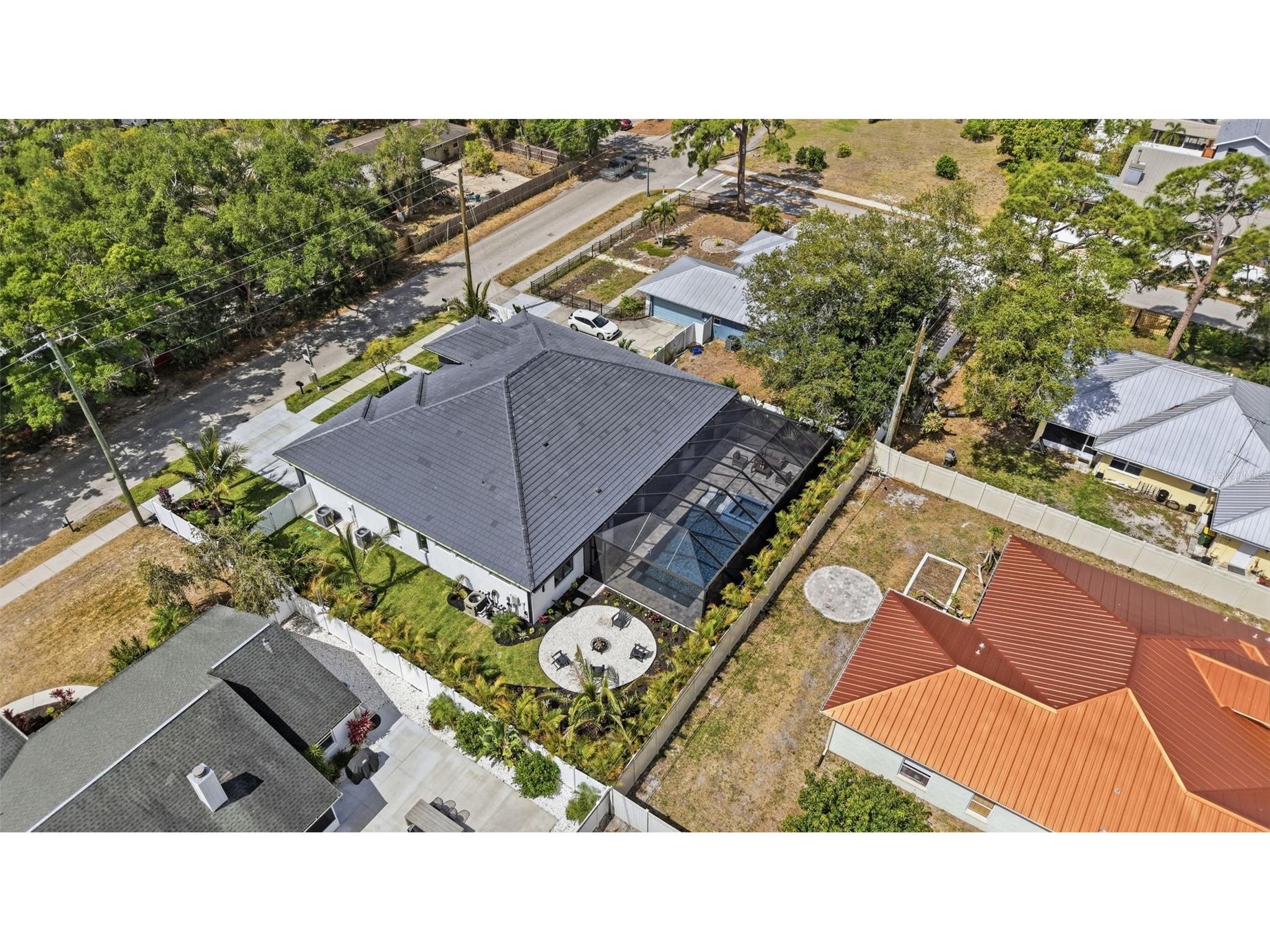 2727 Waldemere Street Sarasota FL 34239 A4692394 image49