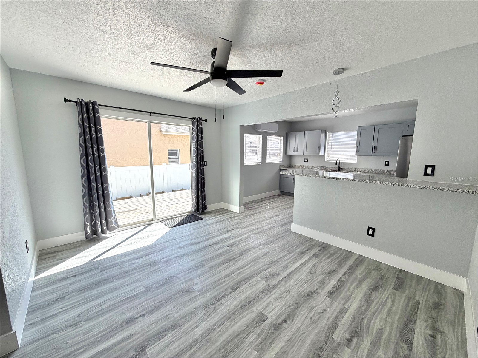 2728 First Avenue S Saint Petersburg FL 33712 TB8488361 image4