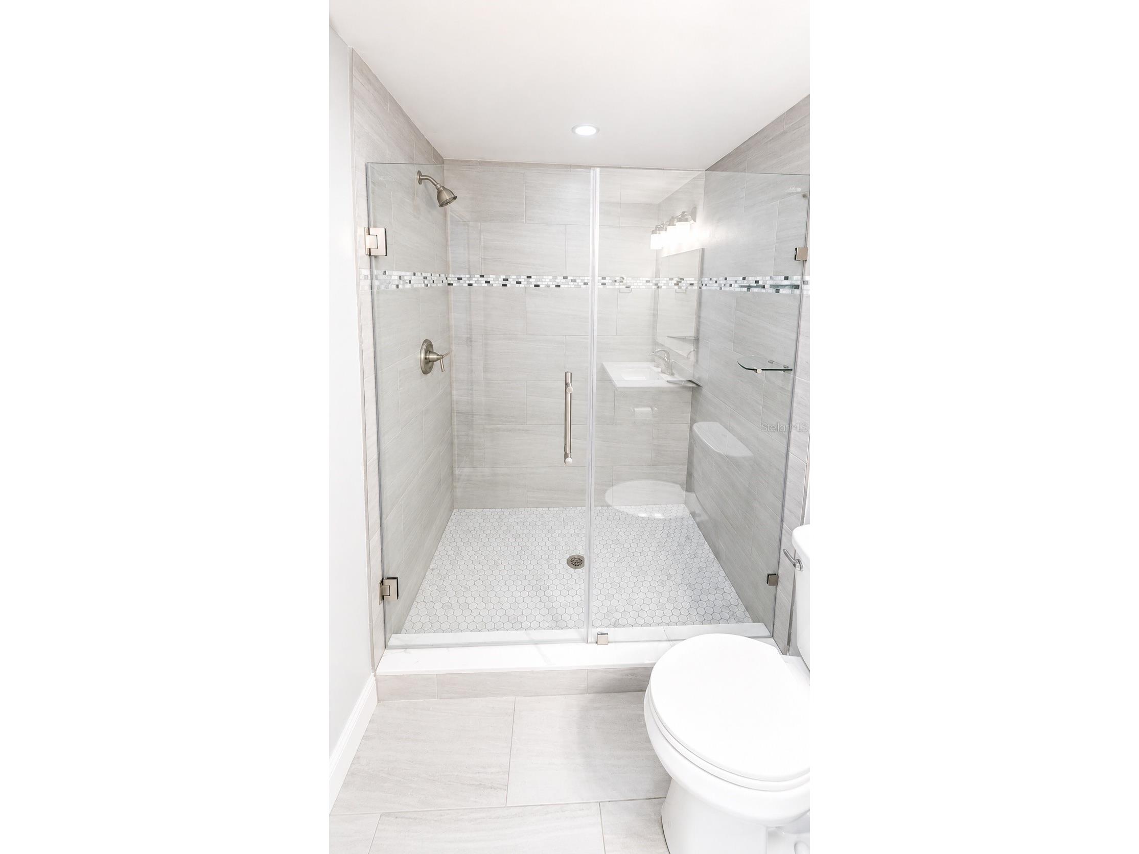 2728 Goodrich Avenue Sarasota FL 34234 A4699218 image13