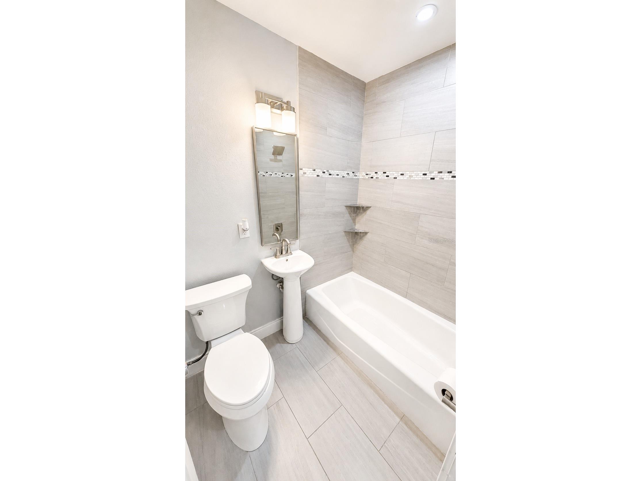 2728 Goodrich Avenue Sarasota FL 34234 A4699218 image18