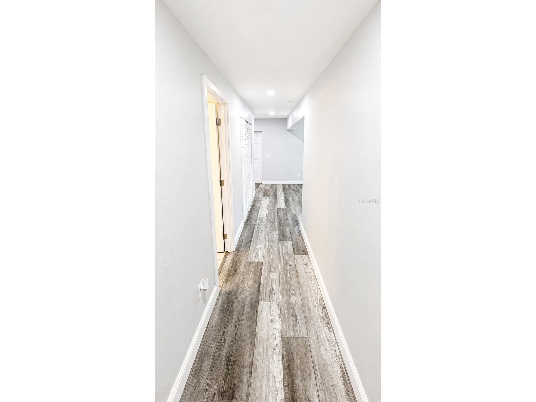 2728 Goodrich Avenue Sarasota FL 34234 A4699218 image19
