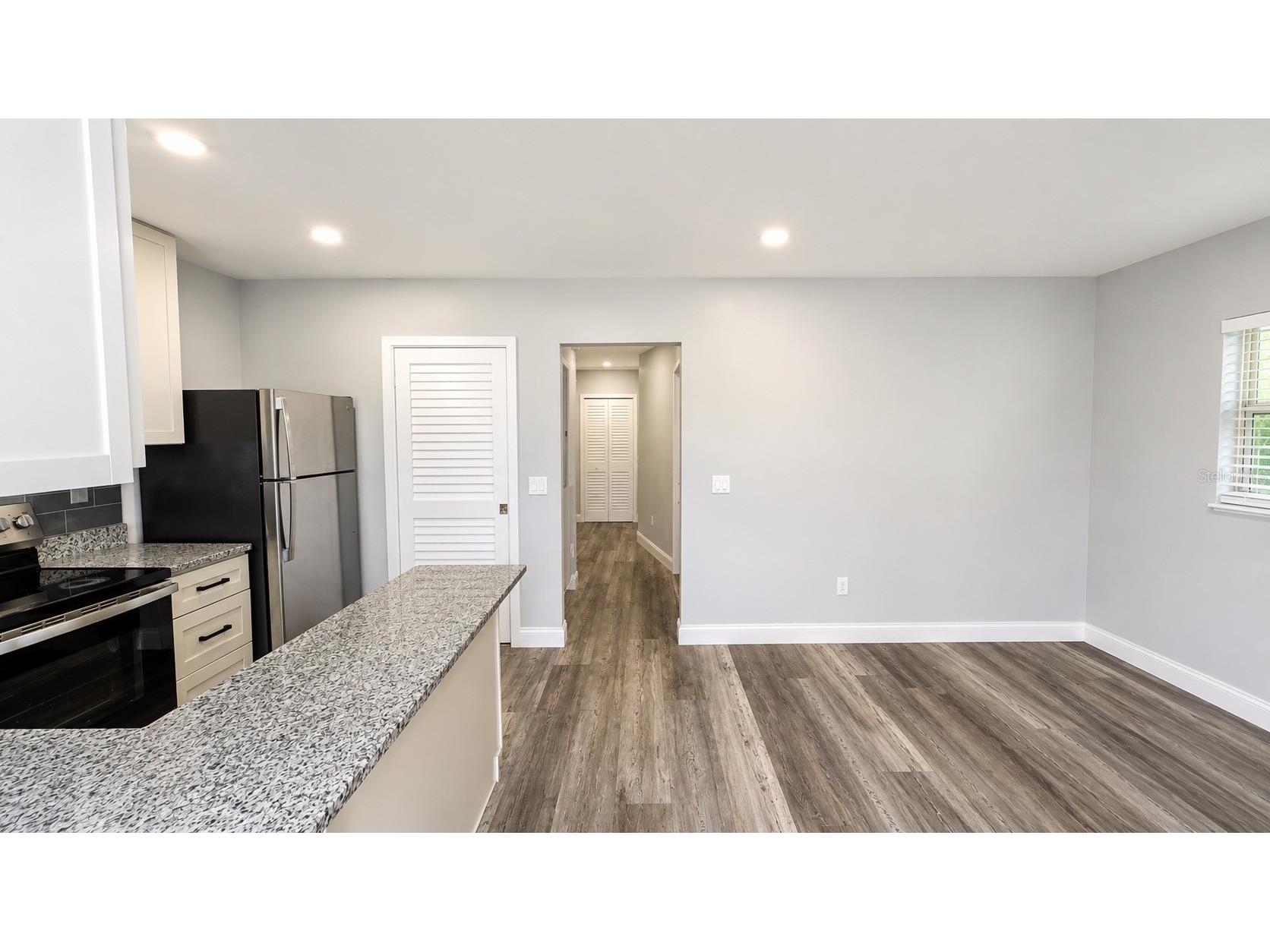 2728 Goodrich Avenue Sarasota FL 34234 A4699218 image3
