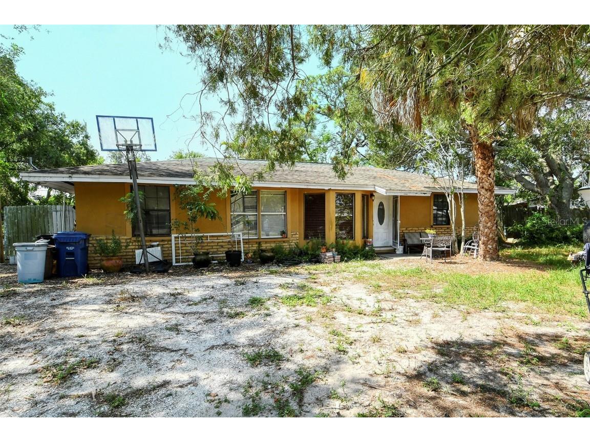 2728 Trinidad Street Sarasota FL 34231 A4581079 image1