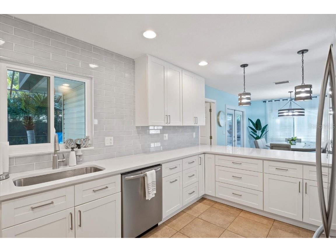 2729 Sydelle Street Sarasota FL 34237 A4543872 image13