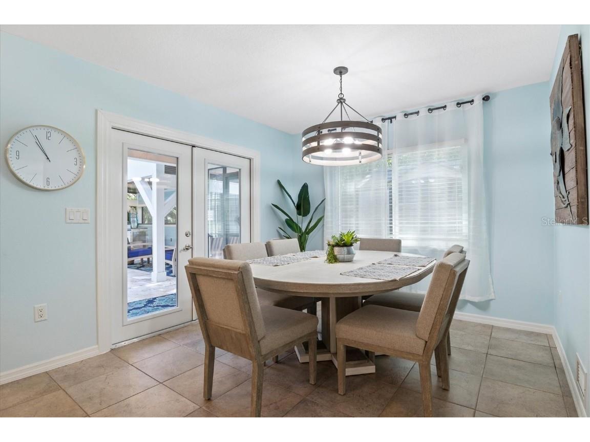 2729 Sydelle Street Sarasota FL 34237 A4543872 image14