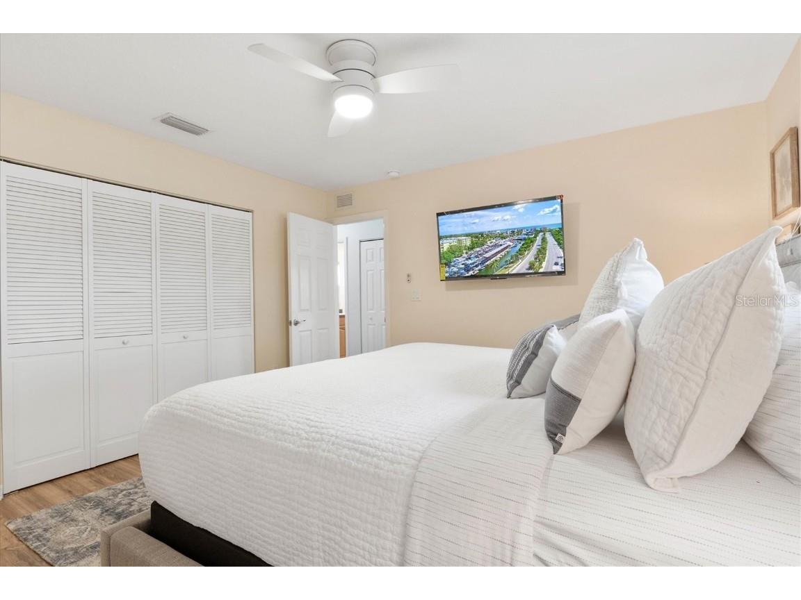 2729 Sydelle Street Sarasota FL 34237 A4543872 image40