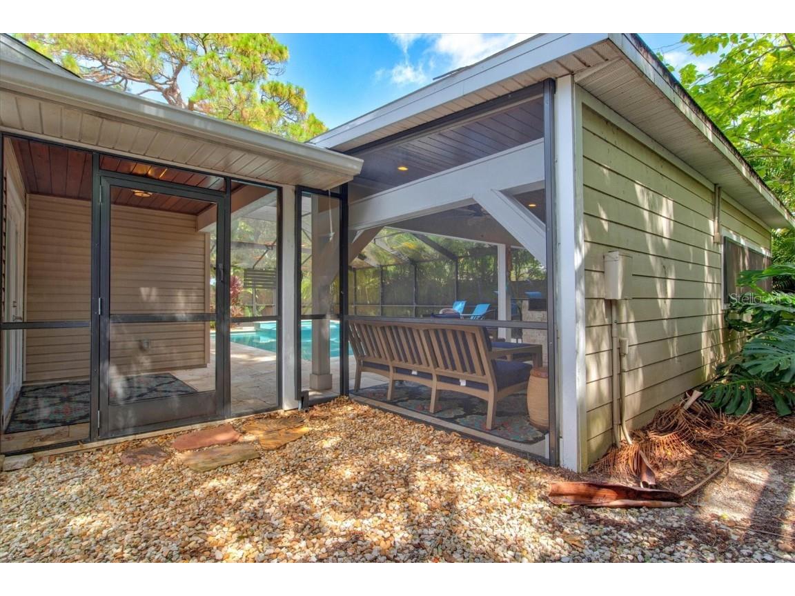 2729 Sydelle Street Sarasota FL 34237 A4543872 image45