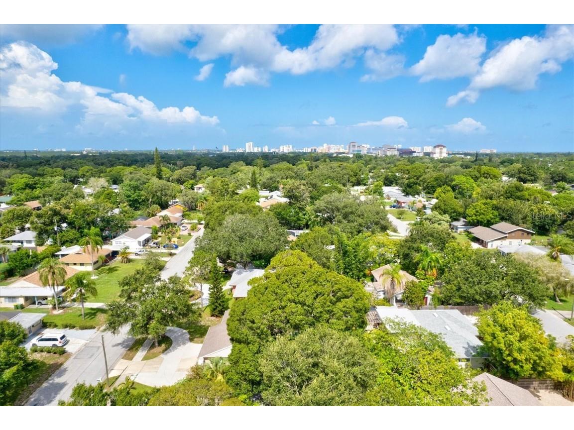 2729 Sydelle Street Sarasota FL 34237 A4543872 image54