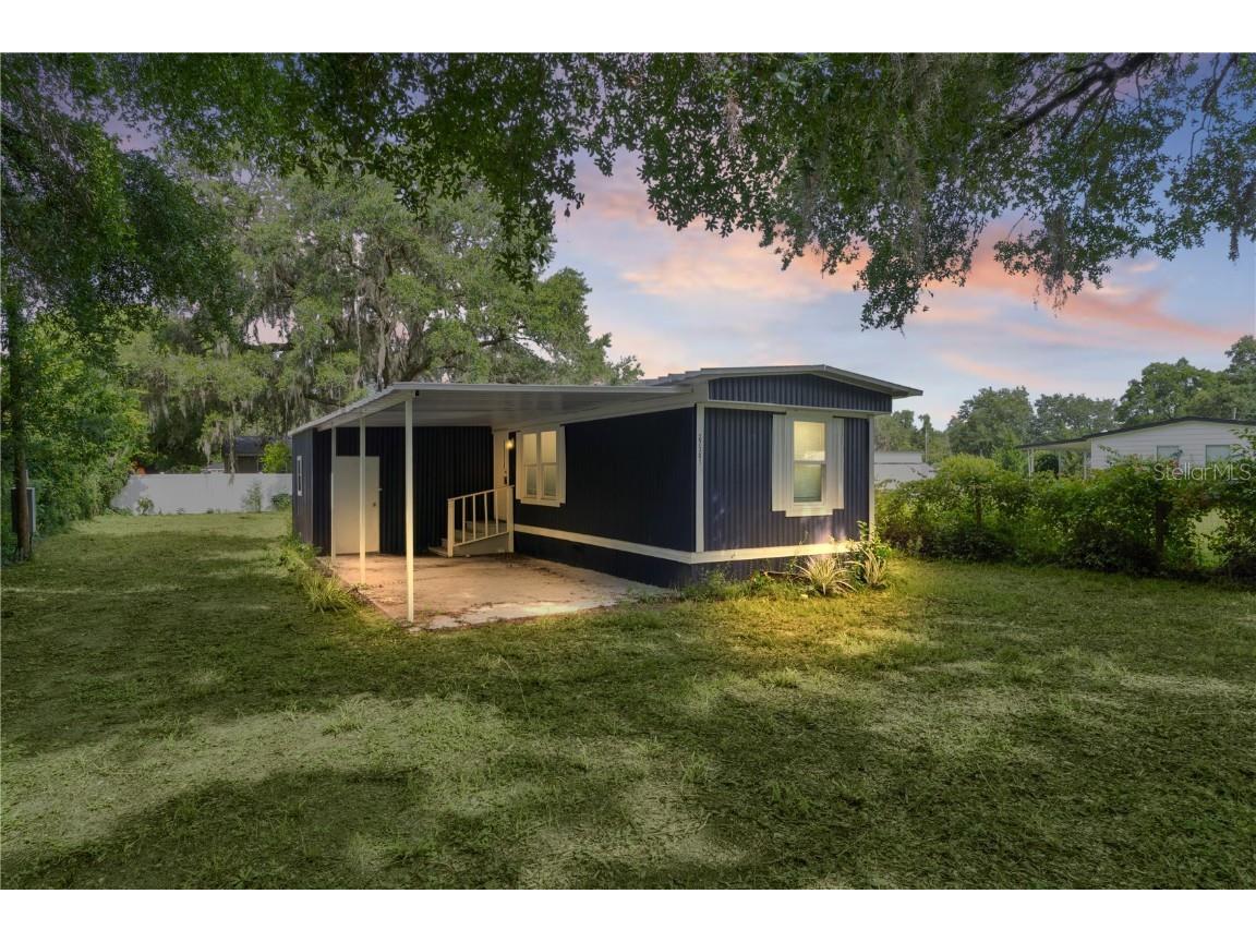 27301 Lemon Avenue Okahumpka FL 34762 G5100692 image1