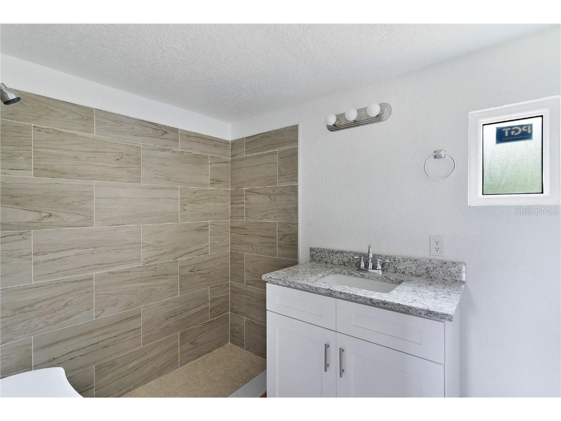 27301 Lemon Avenue Okahumpka FL 34762 G5100692 image8