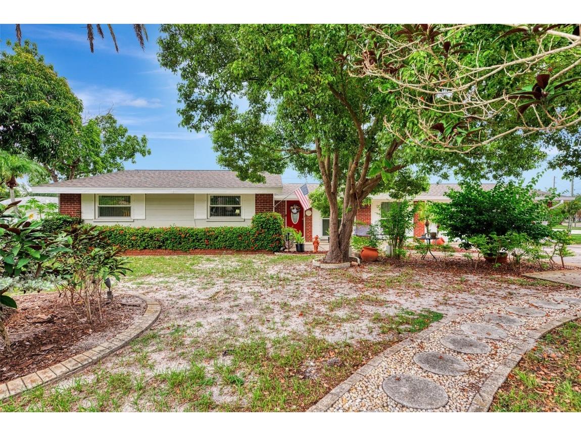 2731 Darwin Avenue Sarasota FL 34239 A4616999 image1