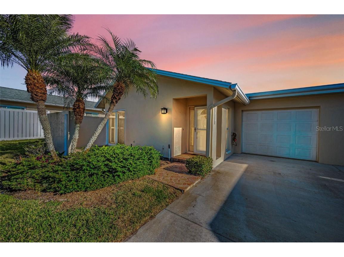 2731 Sherbrooke Lane #D Palm Harbor FL 34684 - LAKE TARPON TB8350069 image1