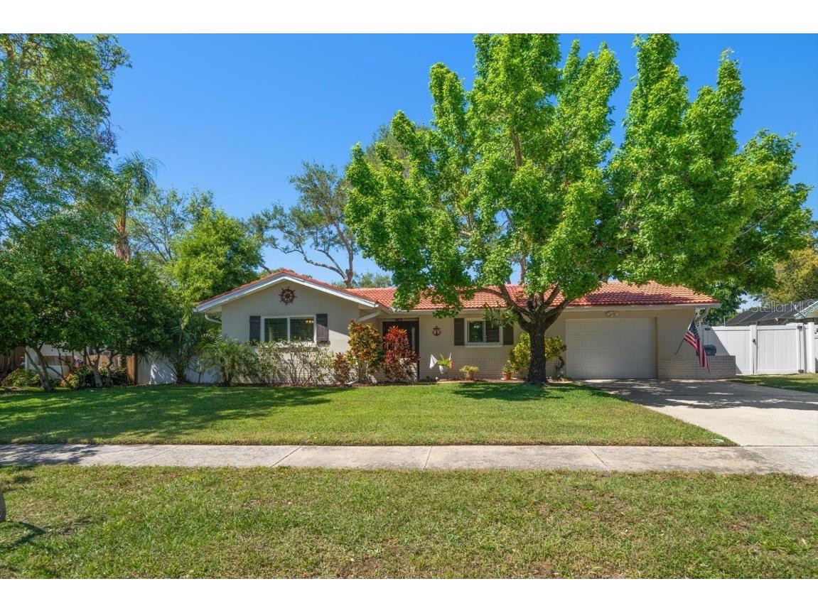 2731 Sunny Breeze Avenue Largo FL 33770 TB8376755 image1