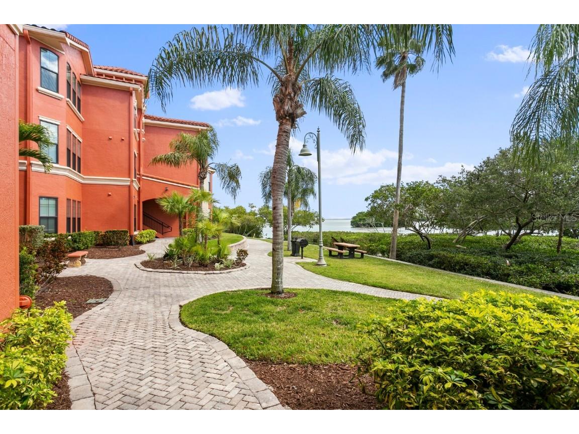 2731 Via Capri #919 Clearwater FL 33764 - OLD TAMPA BAY T3421233 image1