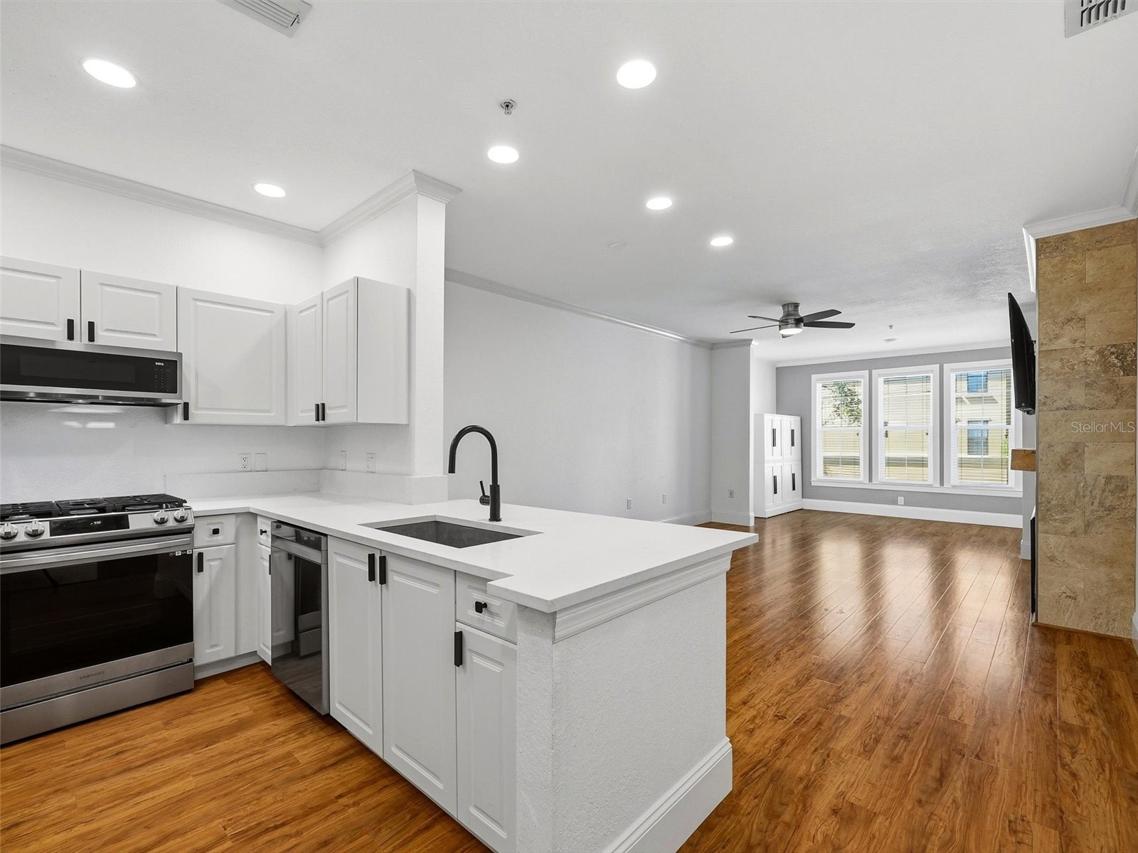 2732 Via Murano #524 Clearwater FL 33764 - TAMPA BAY TB8472415 image5