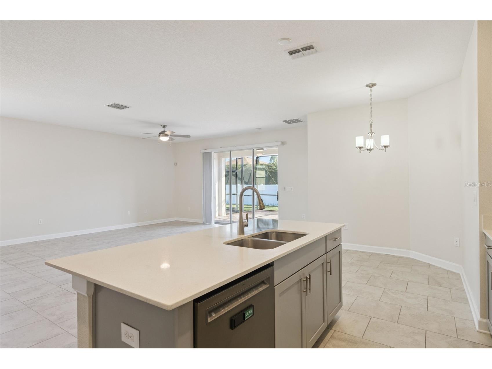 2733 Attwater Loop Winter Haven FL 33884 - LAKE RUBY P4937444 image11