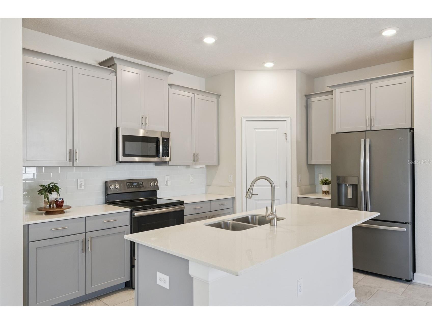 2733 Attwater Loop Winter Haven FL 33884 - LAKE RUBY P4937444 image8