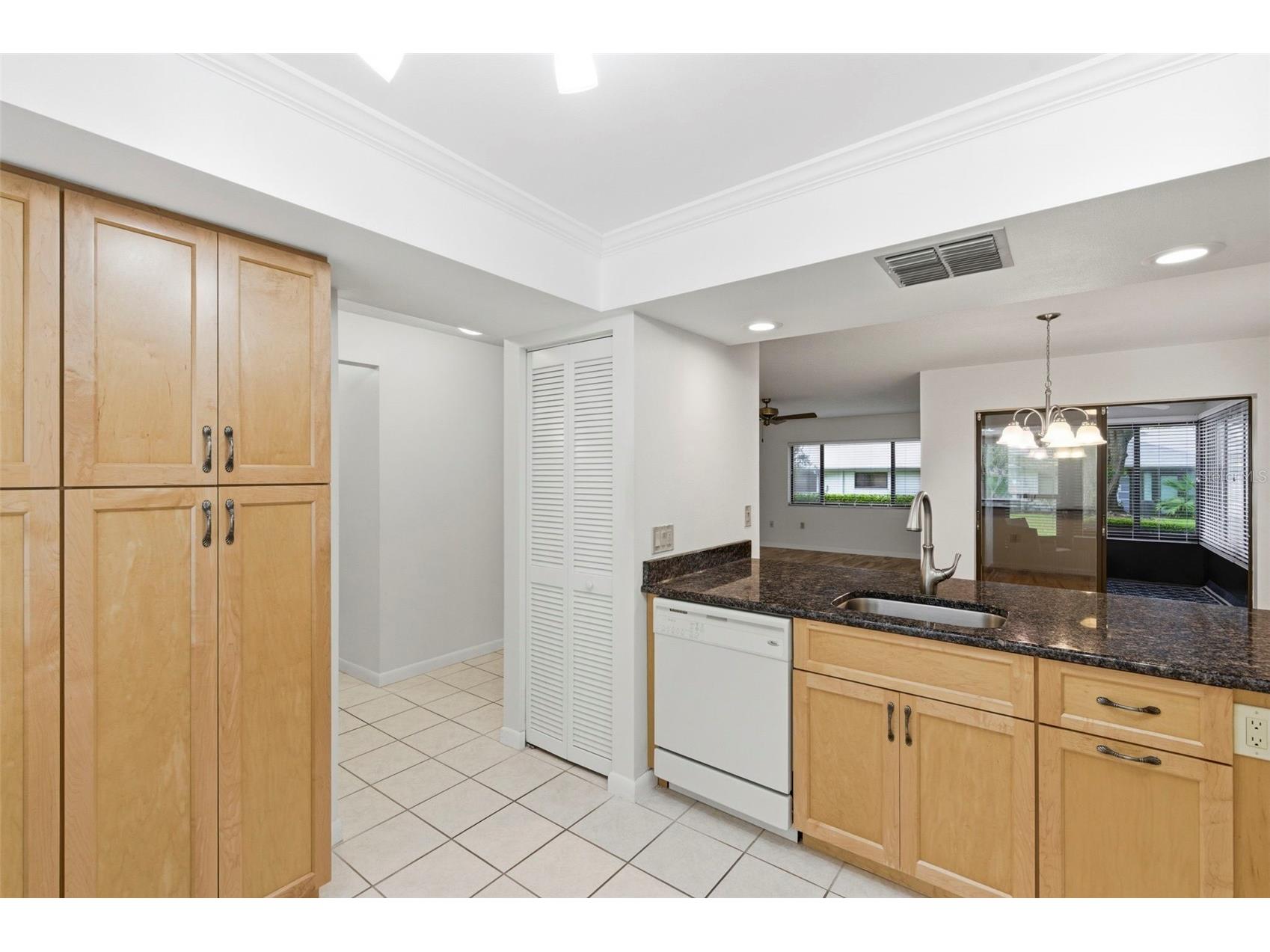 2733 Countryside Boulevard #108 Clearwater FL 33761 W7885718 image8