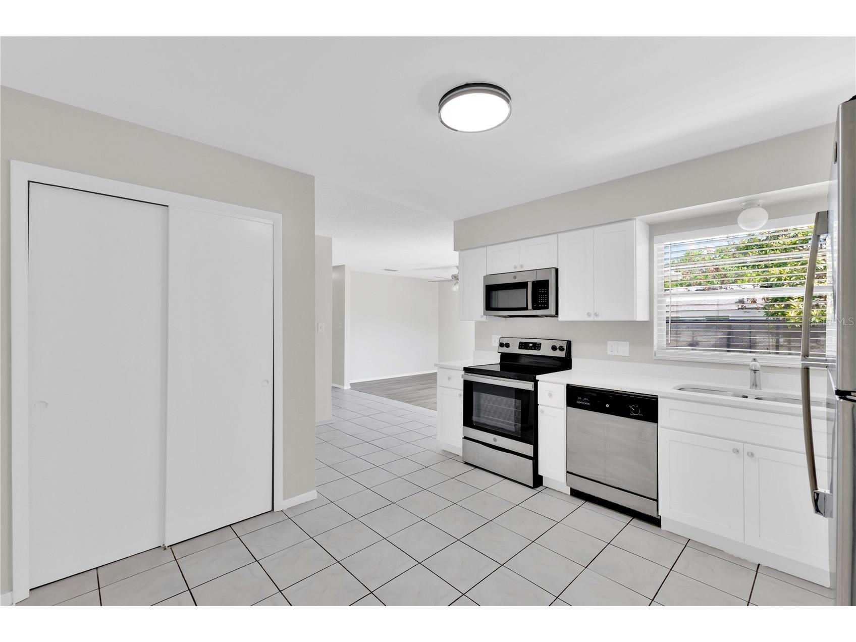 2733 Mint Drive Orlando FL 32837 O6394124 image5
