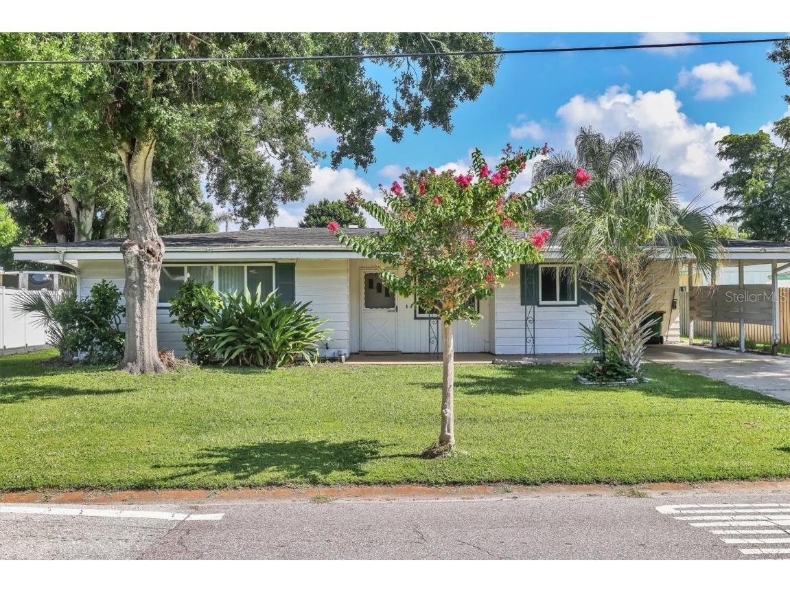 2733 Wood Street Sarasota FL 34237 A4662850 image1