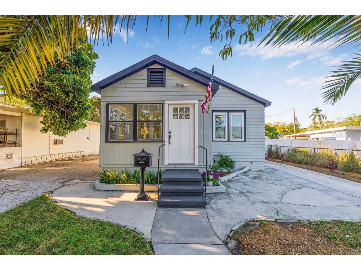 2734 17th Avenue N Saint Petersburg FL 33713 TB8361526 image1